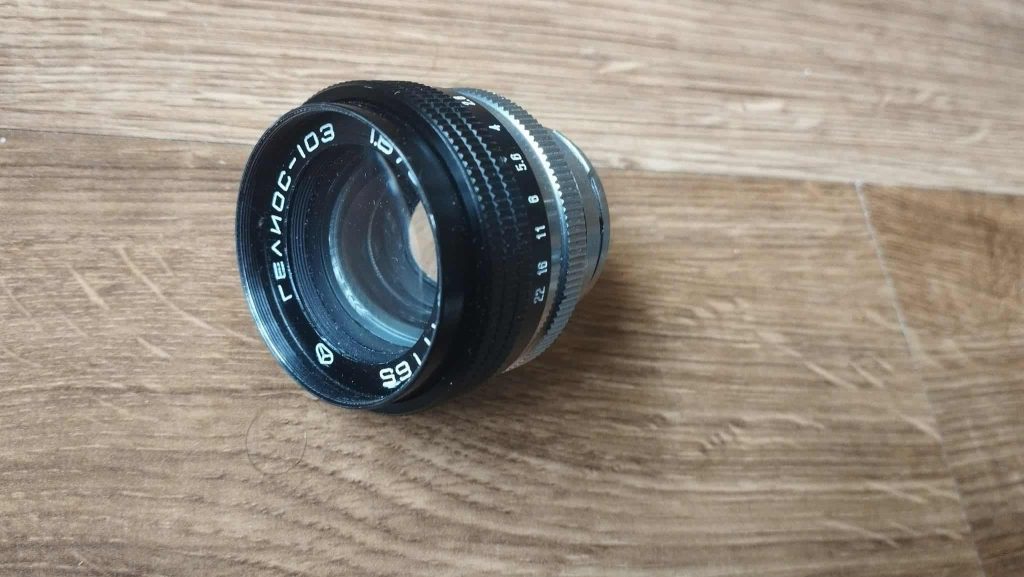 Helios-103 53 mm f/1.8 – charakterystyka, działanie, wady i zalety